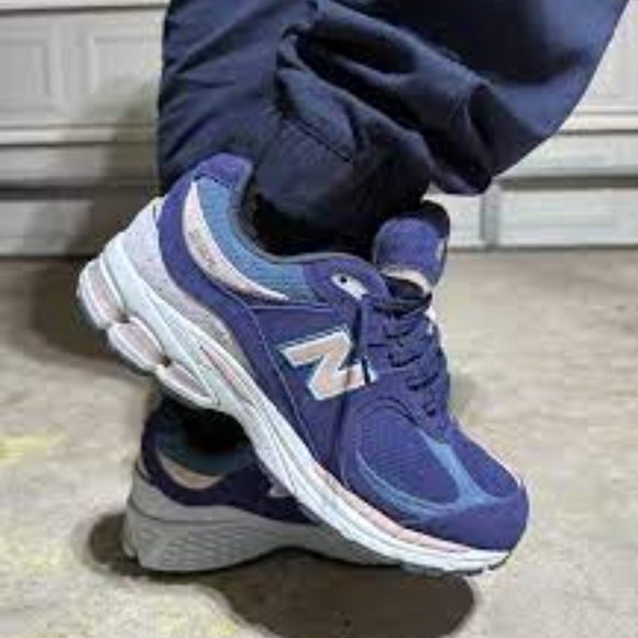 New Balance 2002R Night Tide size 7 mens/8.5 womens - Picture 5 of 7